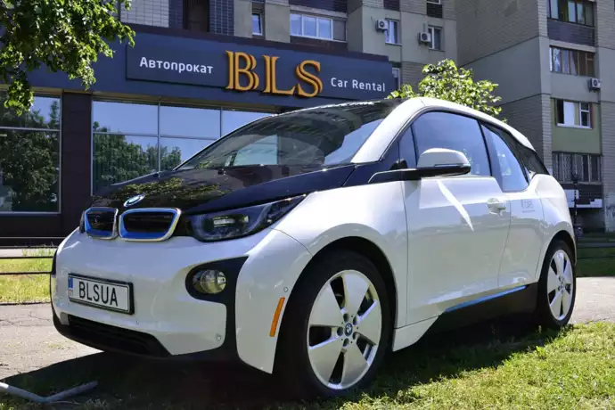 прокат BMW I3